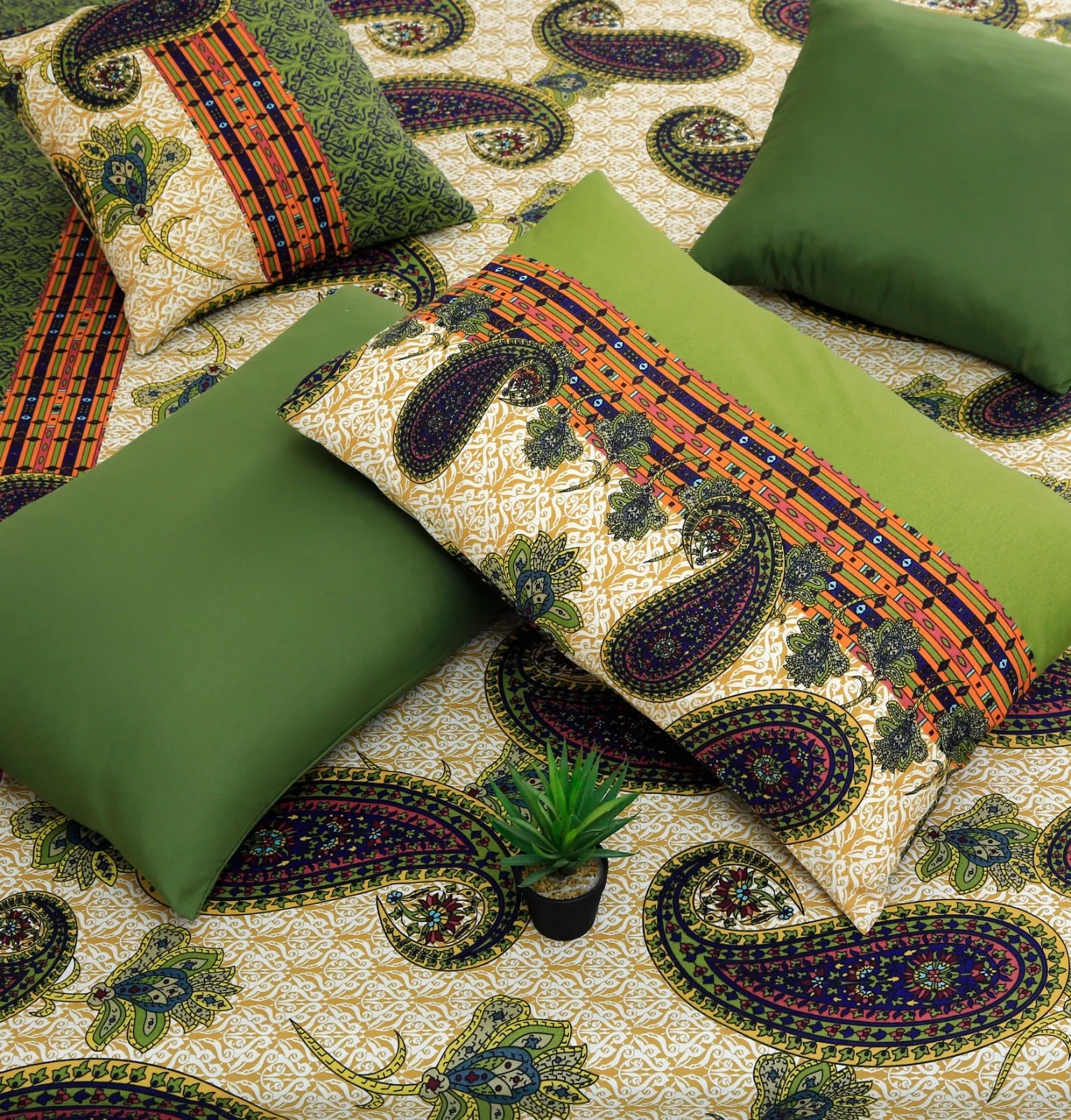 8 PCs Winter Comforter Set-Green Paisleys