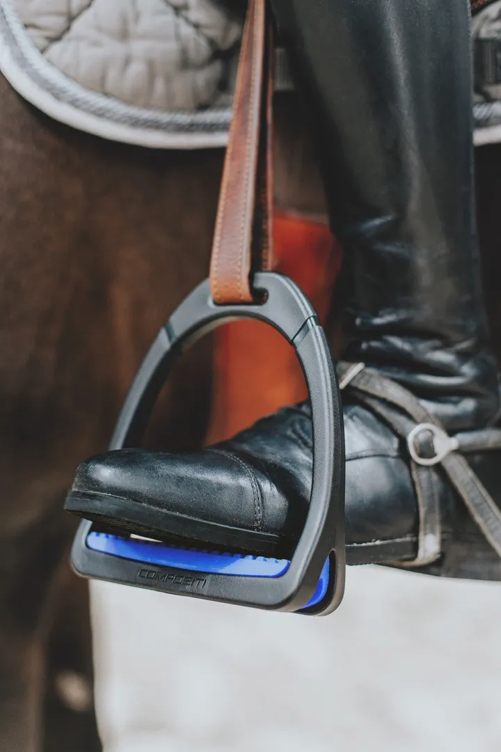 Compositi Premium Lightweight Stirrups