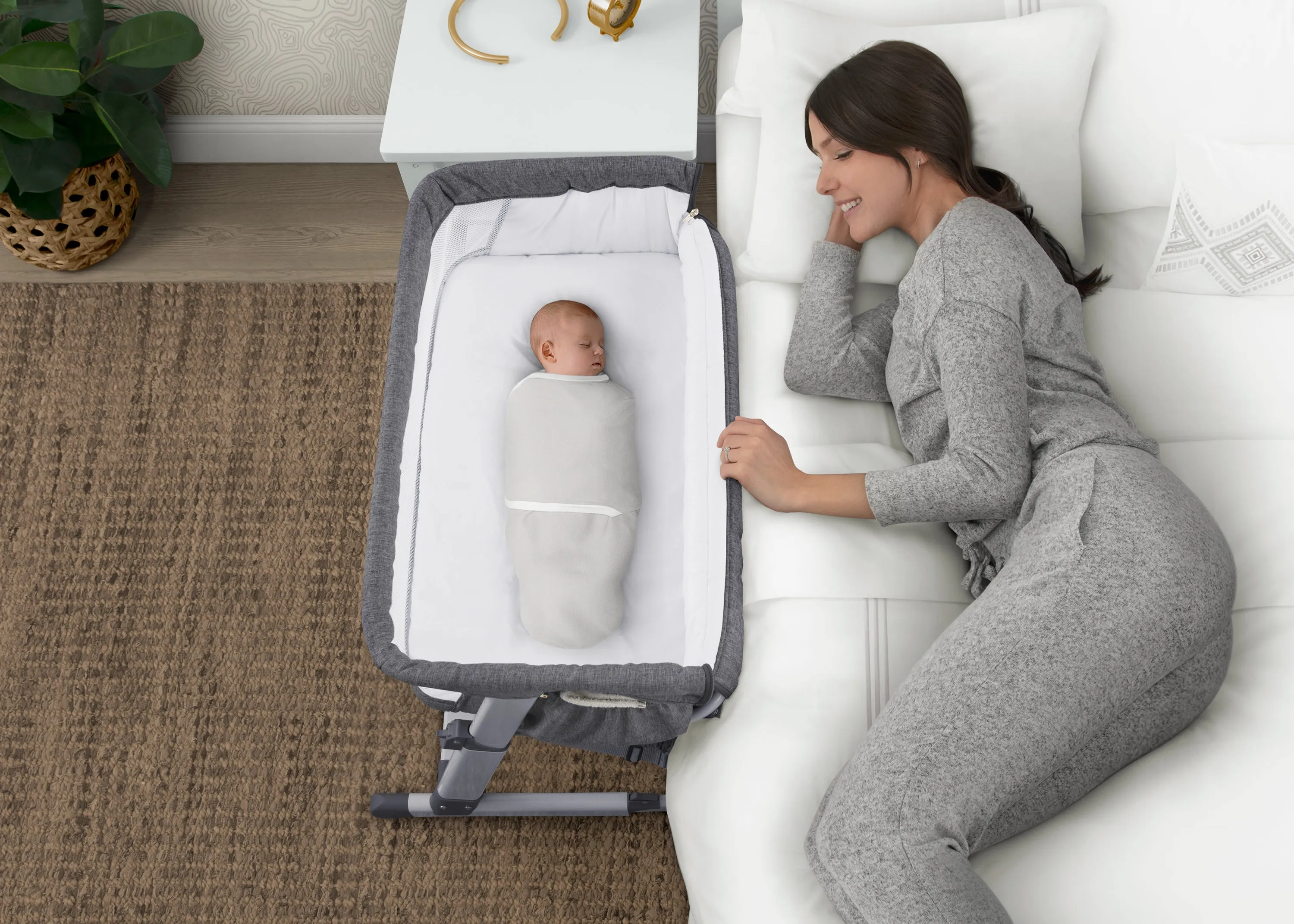 Dream Bedside Baby Bassinet