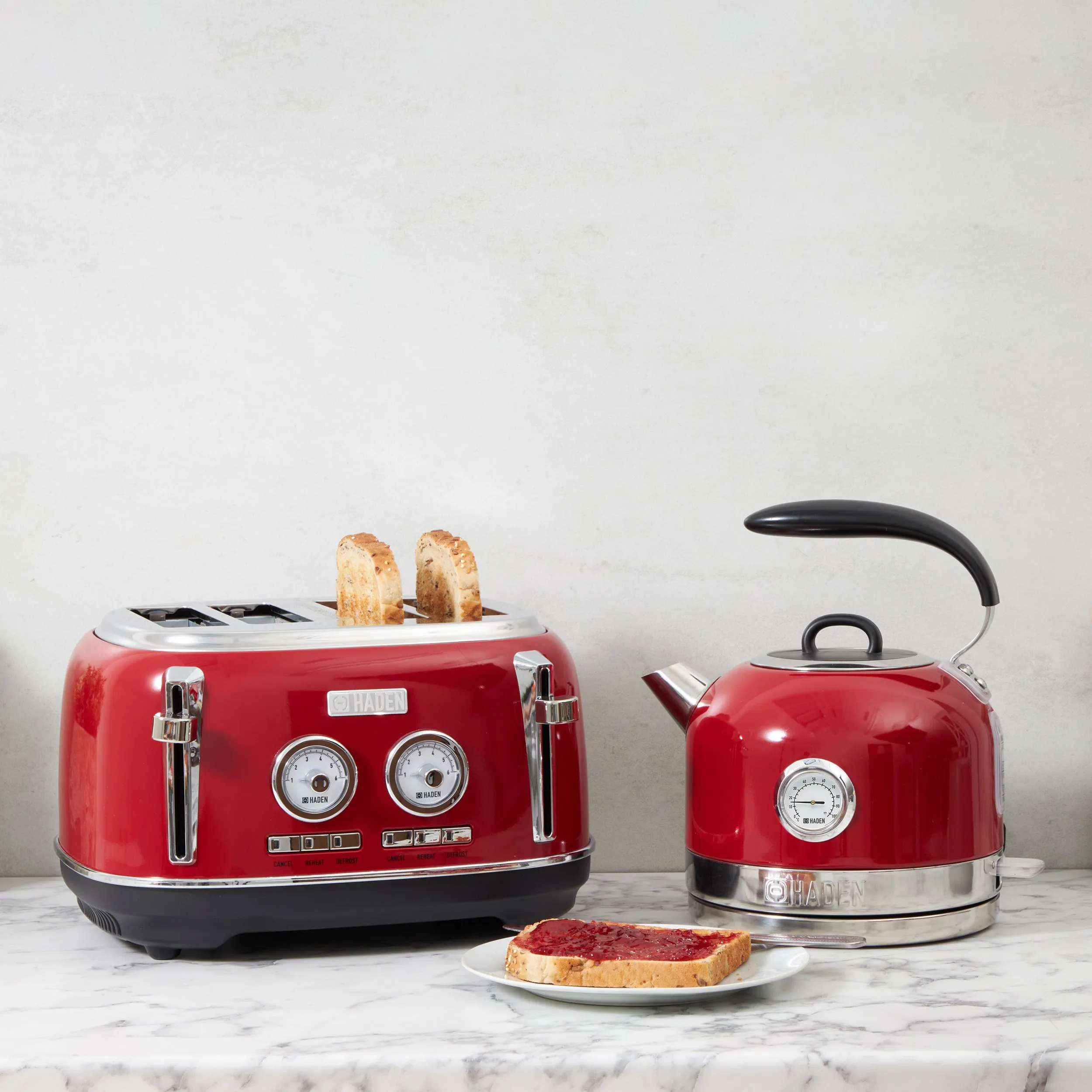 Haden Jersey Red 4 Slice Toaster