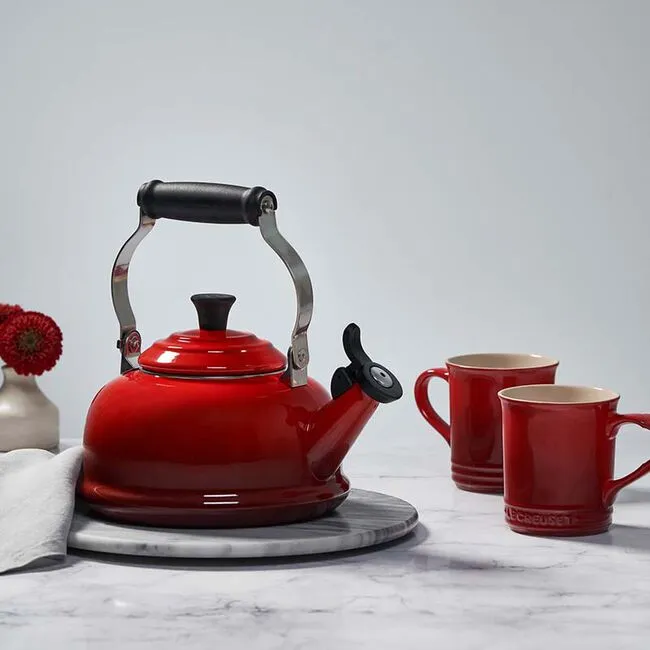 Le Creuset 1.6 Litre Classic Whistling Kettle, Artichaut