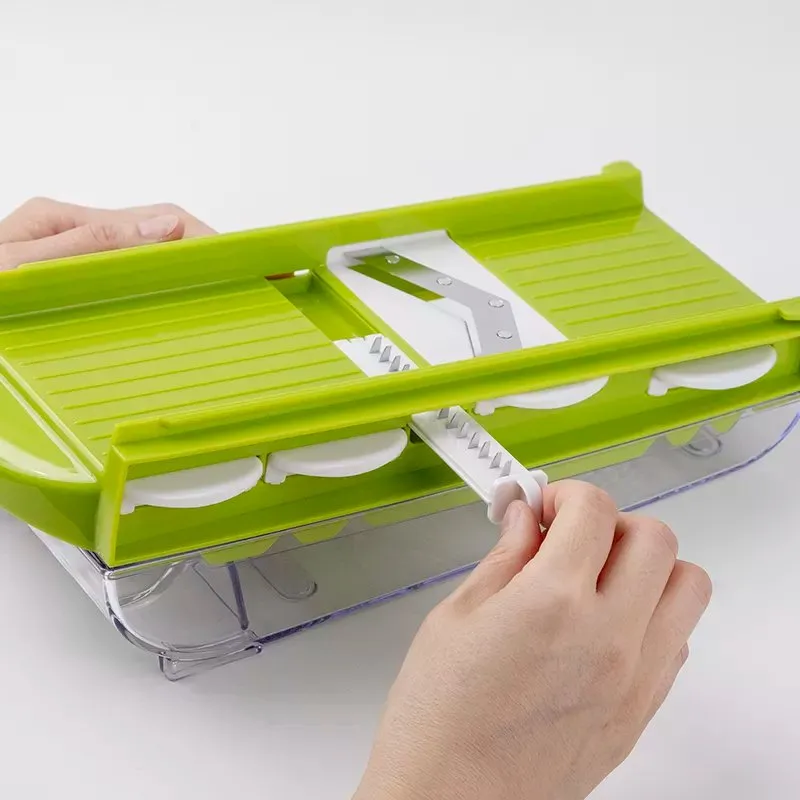 Multifunctional and Adjustable Mandolin Slicer